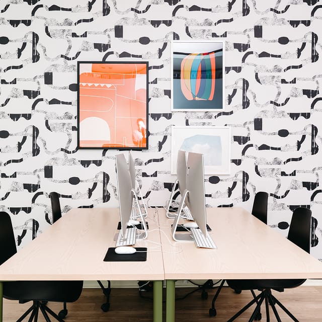 computer station